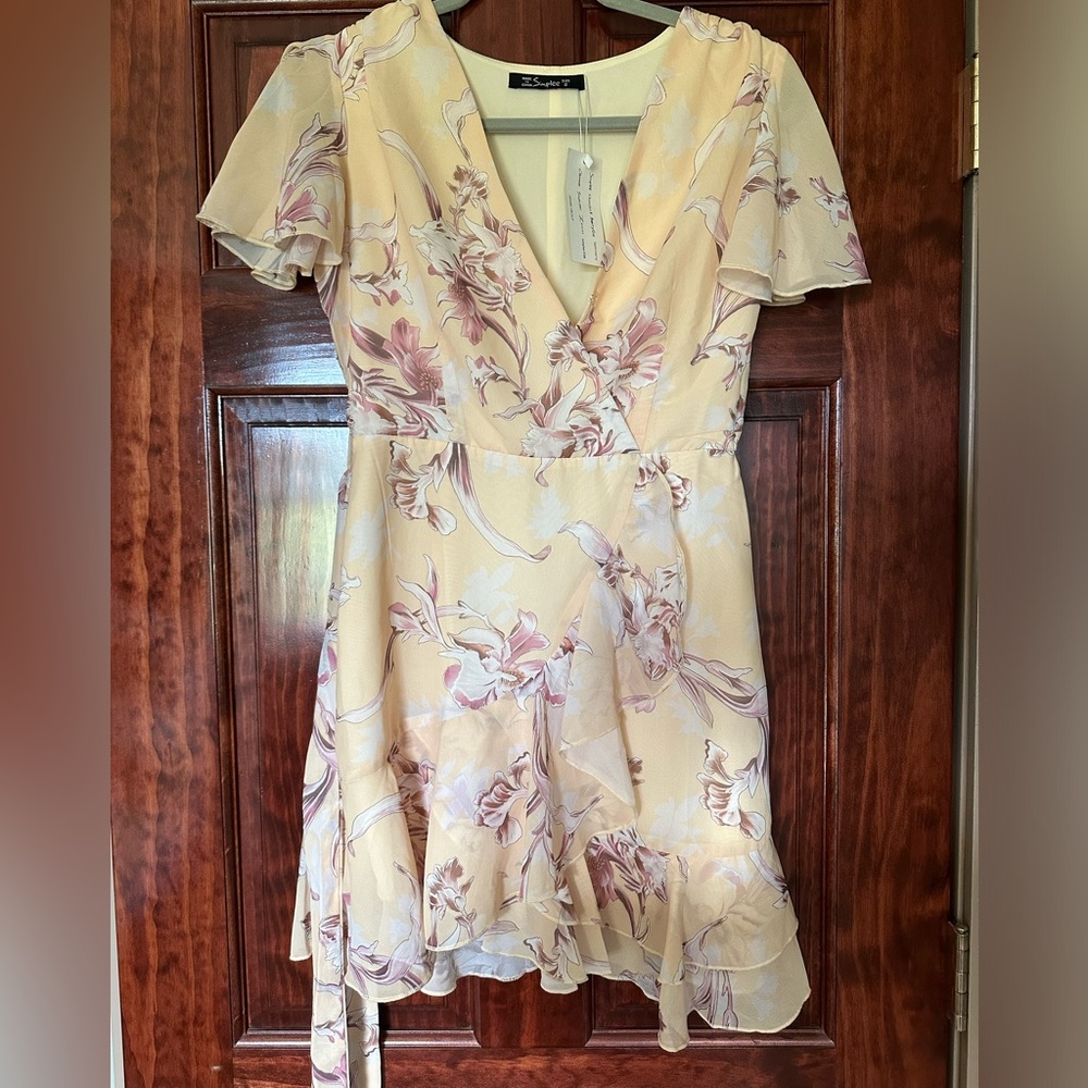 Brand: Simplee. Size SMALL and MEDIUM yellow floral dress. Slip underneath.